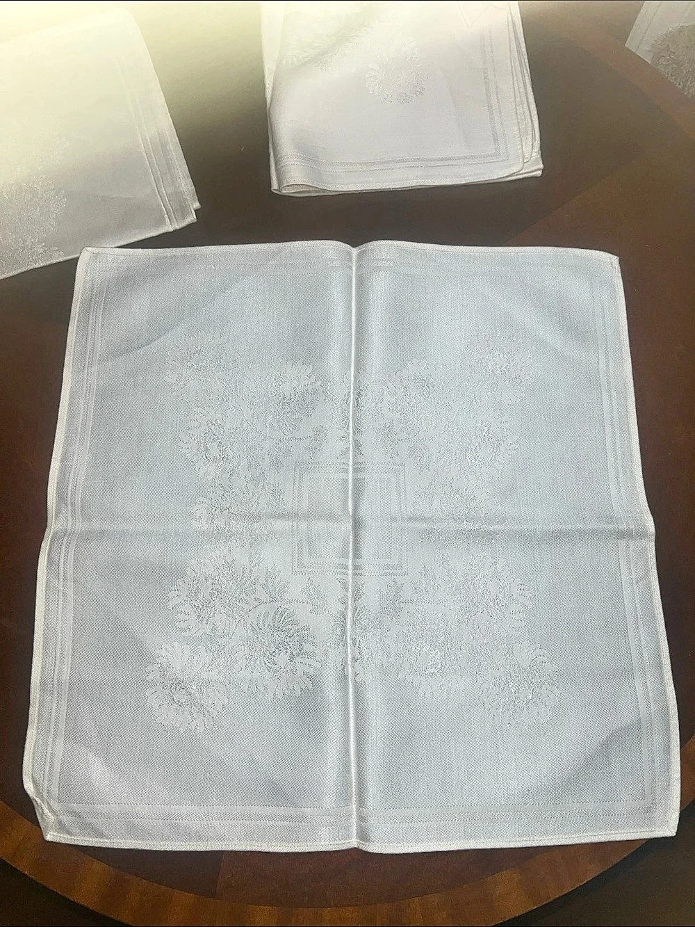 N/A white table